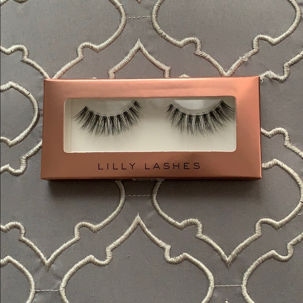 NIB Lilly Lashes Faux Mink Gaia
